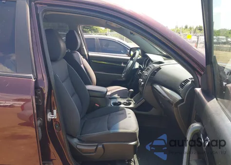 2011 Kia Sorento Lx z USA, uszkodzony, nr VIN 5XYKTCA15BG128949